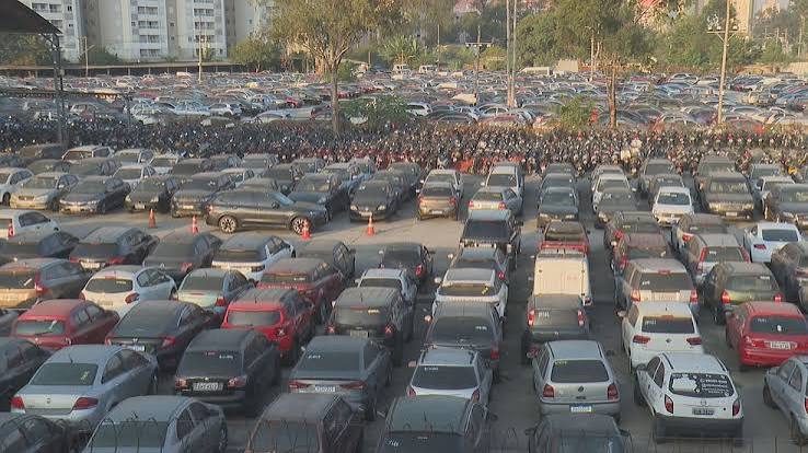 Carros apreendidos pela PF